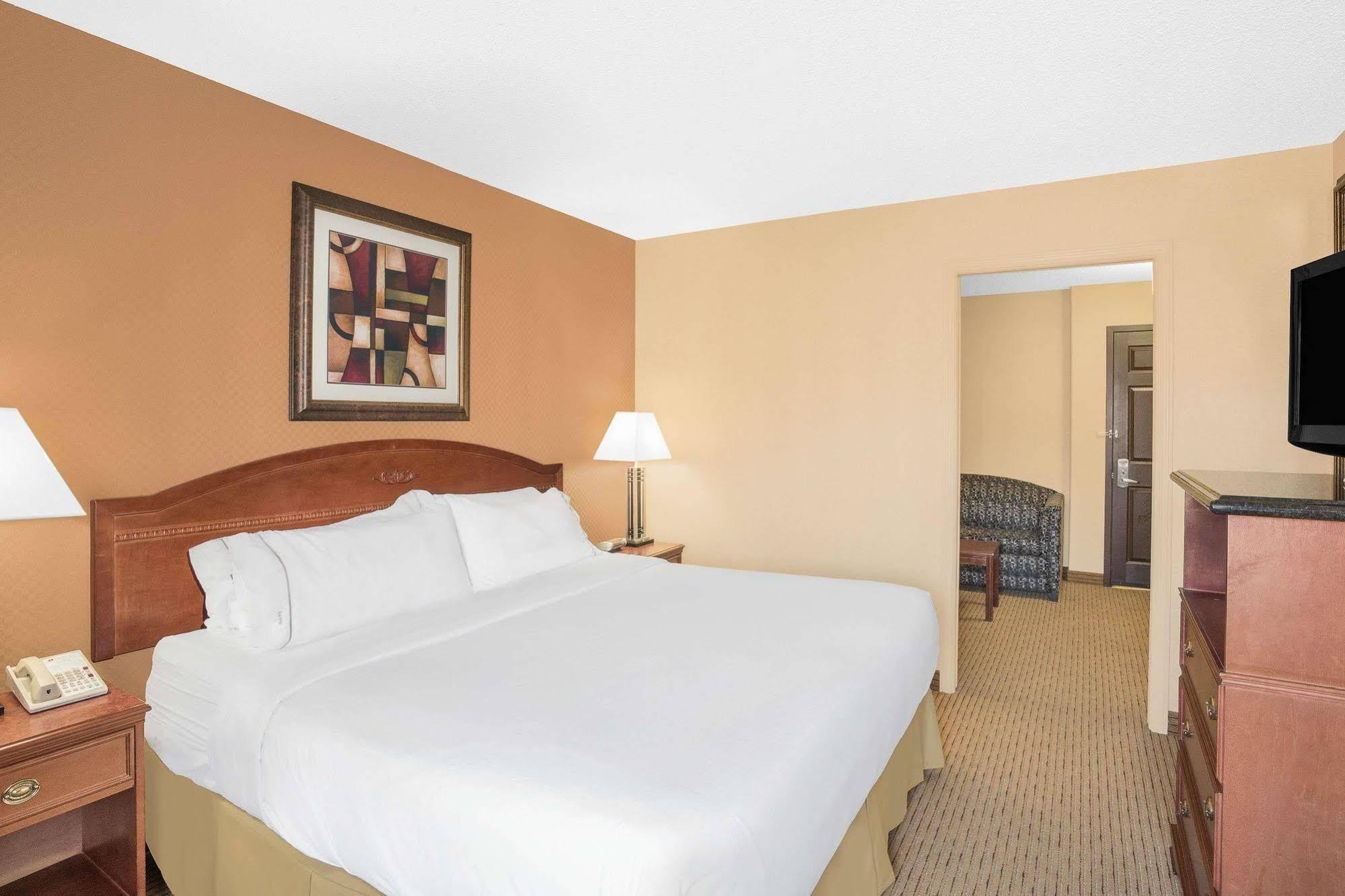 Best Western Plus West Edmonton Hotel Bagian luar foto