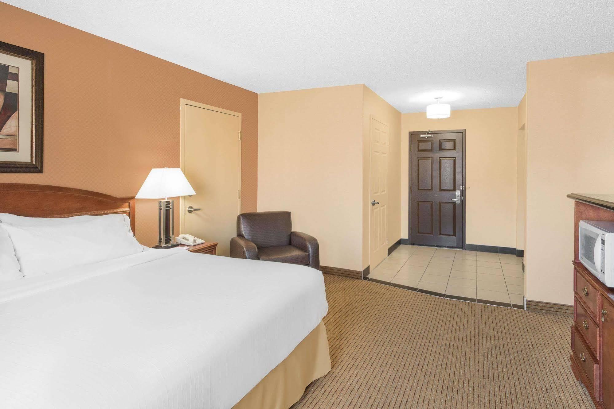 Best Western Plus West Edmonton Hotel Bagian luar foto