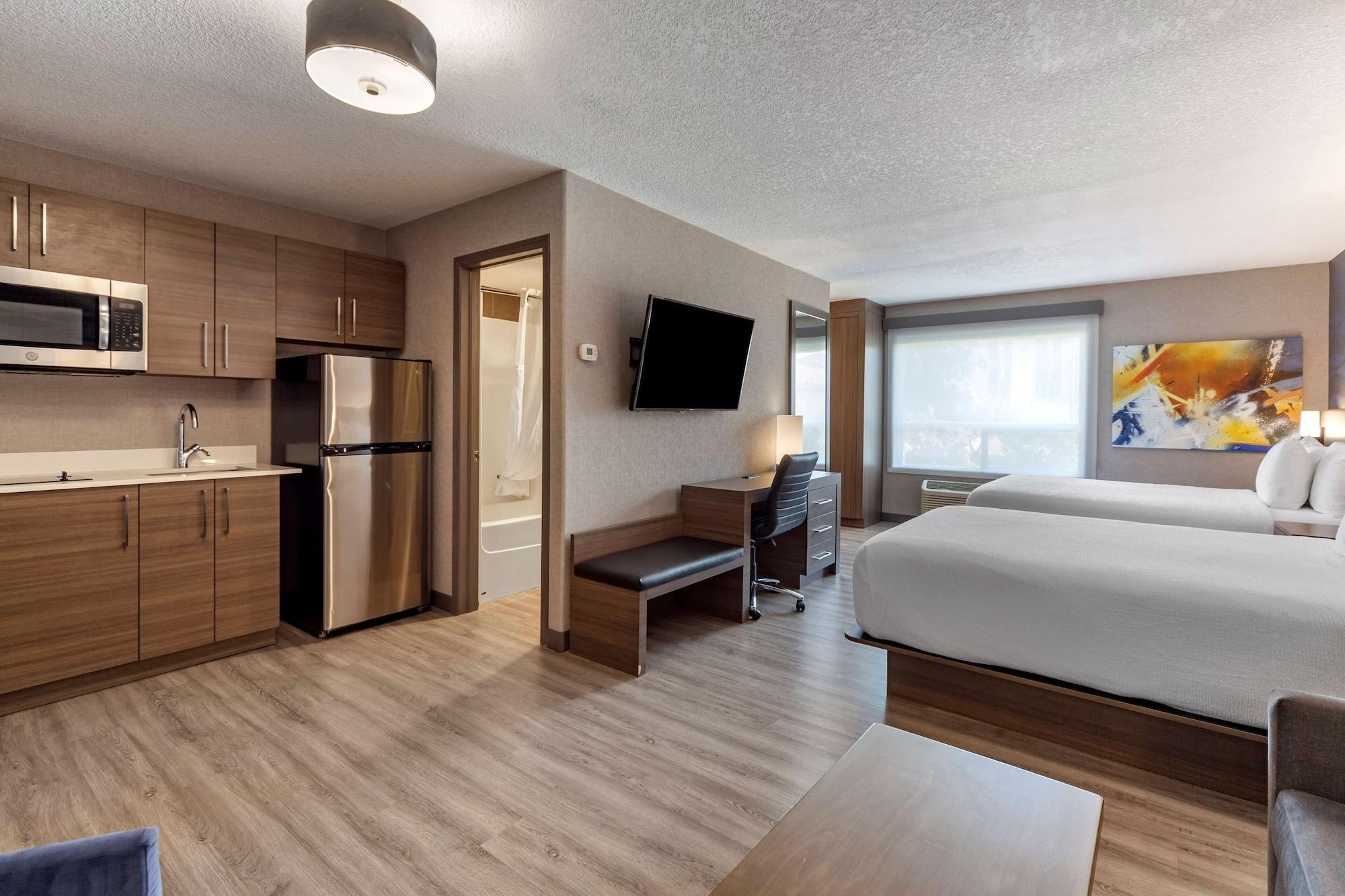 Best Western Plus West Edmonton Hotel Bagian luar foto